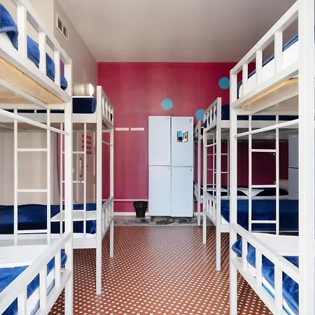 Hostel Purple Nest Βαλένθια