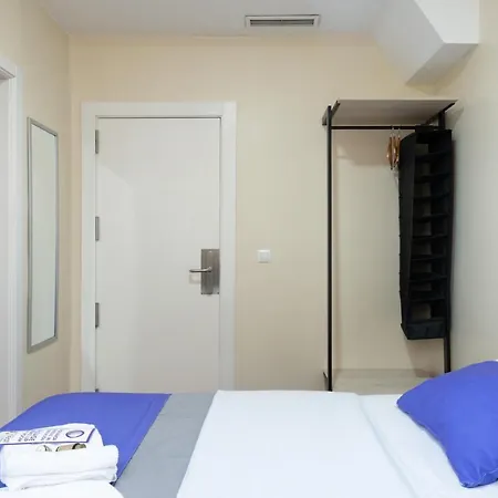 Purple Nest Hostel *