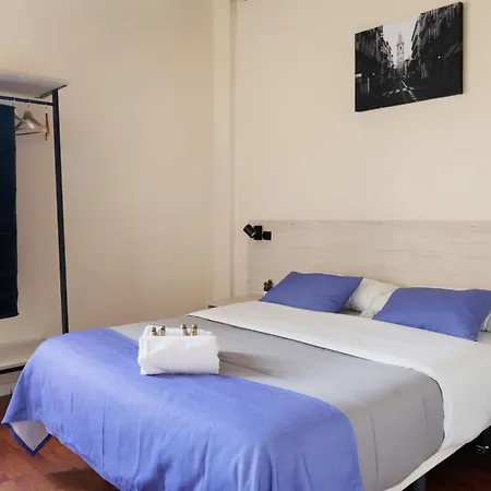 ホステル パープル ネスト *