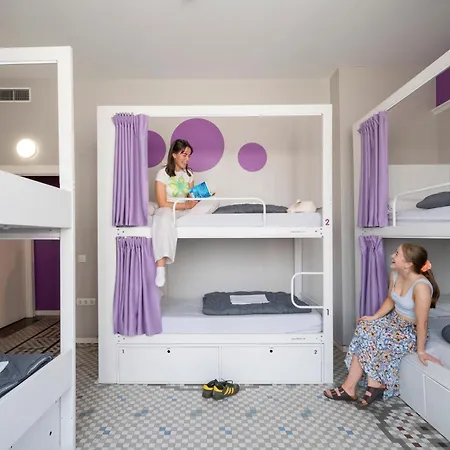 パープル ネスト ホステル *