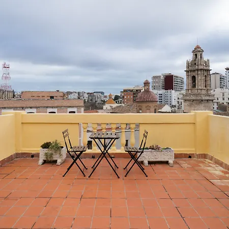 パープル ネスト ホステル *