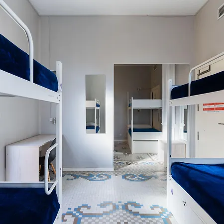 ホステル パープル ネスト