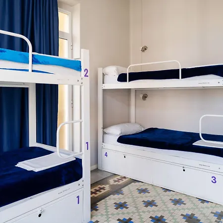 ホステル パープル ネスト