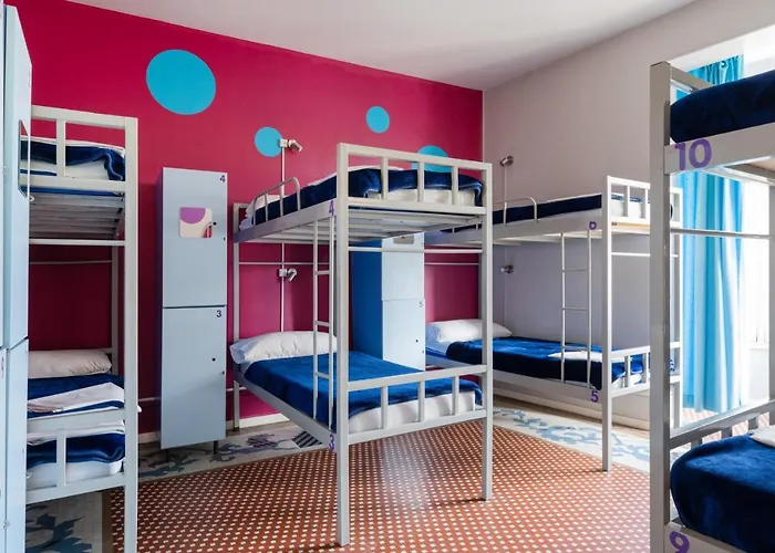 Purple Nest Ostello *