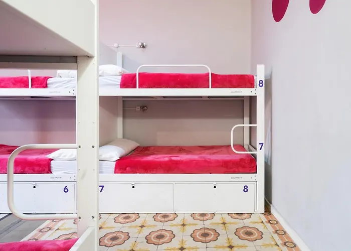 Purple Nest Ostello Valenza