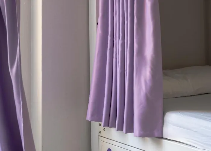 Hostal Purple Nest Valencia
