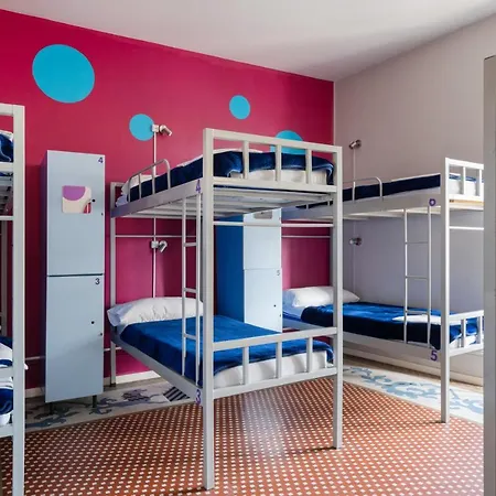 Purple Nest Hostel *