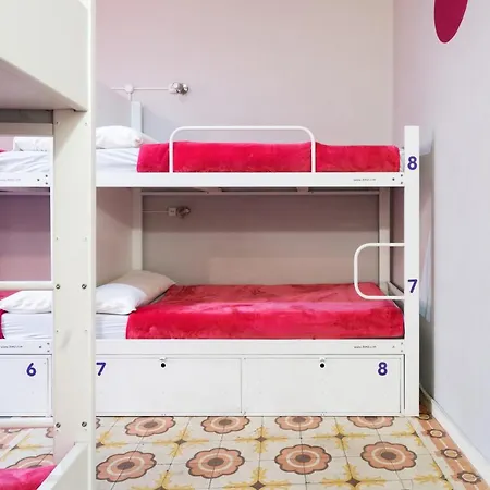 Purple Nest Hostel Valensiya