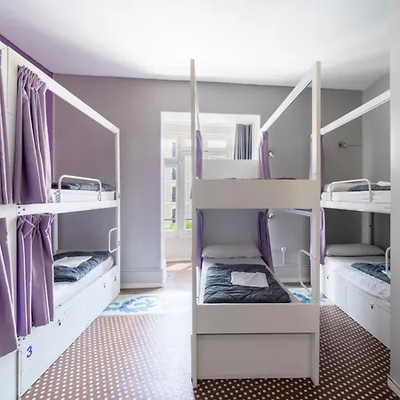 Hostel Purple Nest *