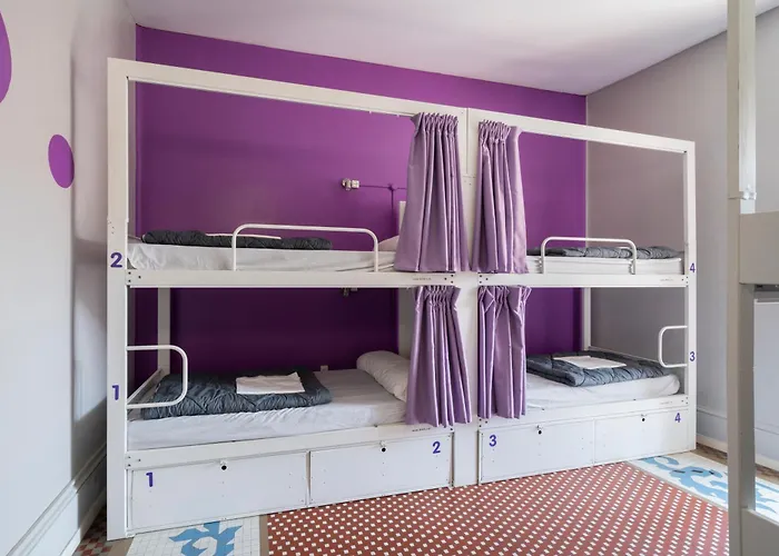 Hostal Purple Nest