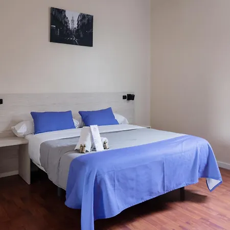 Purple Nest Hostel *