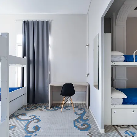 Purple Nest Hostel *